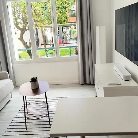 Avec Jardin Entre Paris Versailles Et Gares *